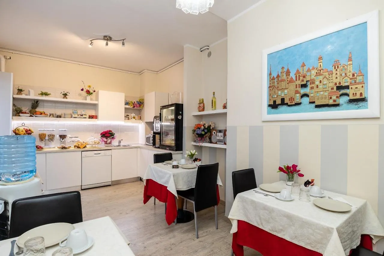 B&B Accademia Verona 2*,  Italy